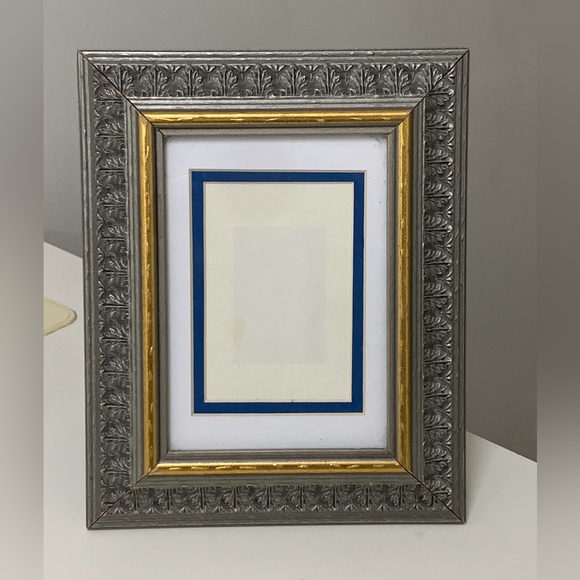 1990s Vintage Gold Painted Carved Embellished Wooden Standalone Picture Frame - Picture 1 of 15